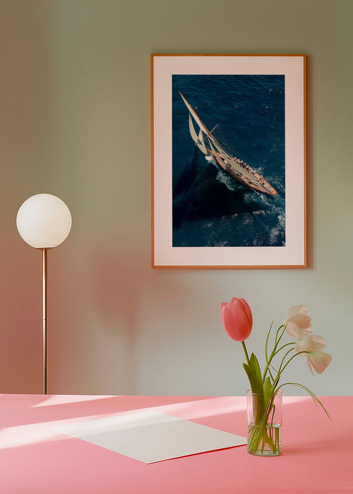 Fotografie van klassieke zeilboot in wedstrijd – Product1