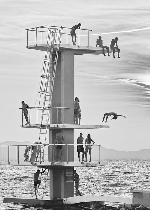 Fotografie van duikplank aan de kust