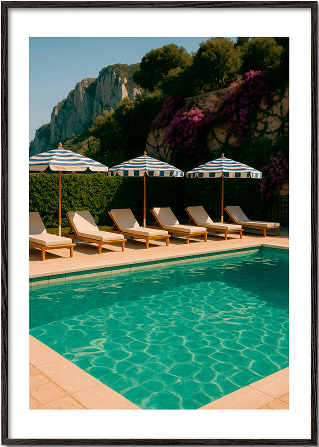 Fotografie van zwembad met gestreepte parasols – Black Frame