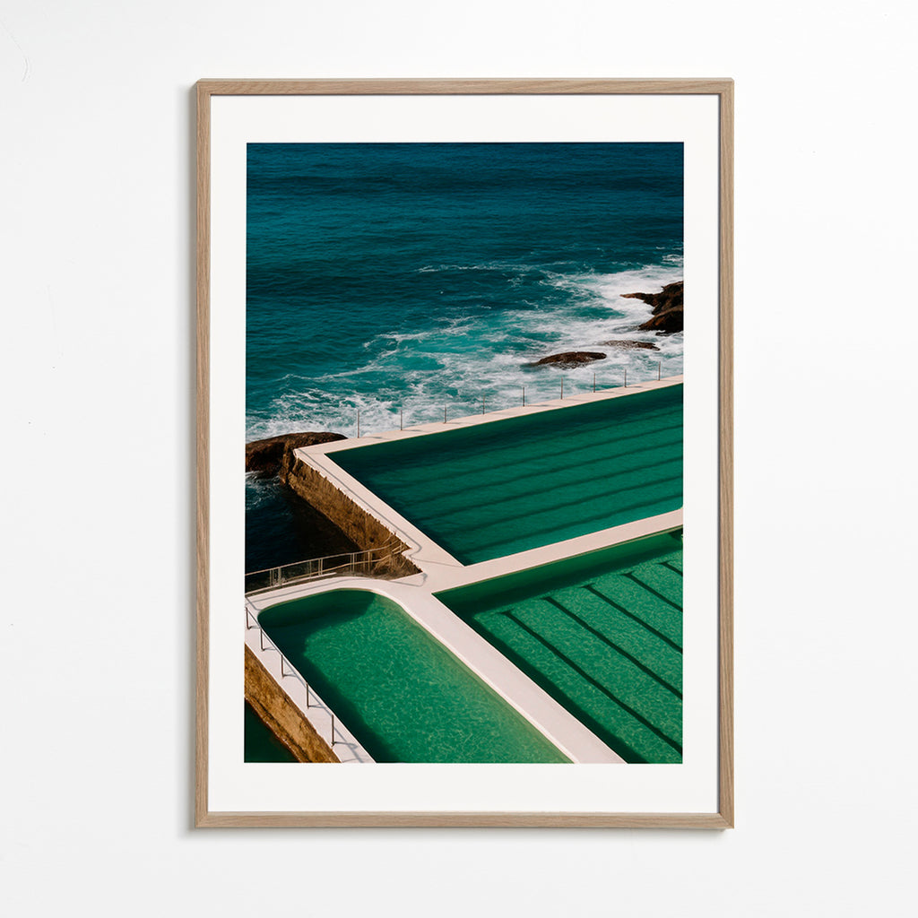 Landschap kunst met zwembaden aan zee – Oak Frame