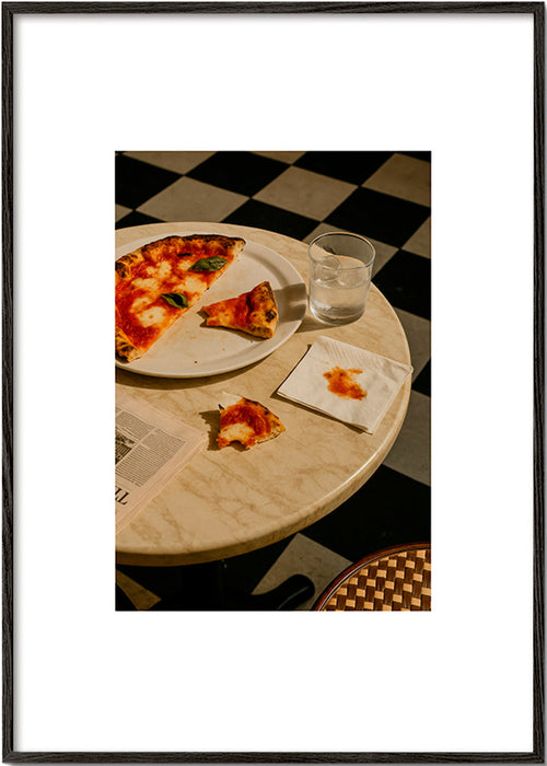 Keuken kunst Pizza op marmer – Black Frame