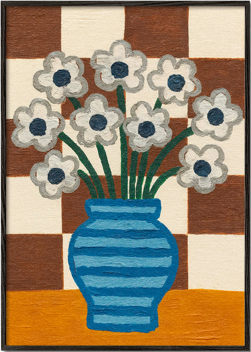 Botanische poster: blauwe vaas met bloemen op geruit achtergrond – Black Frame