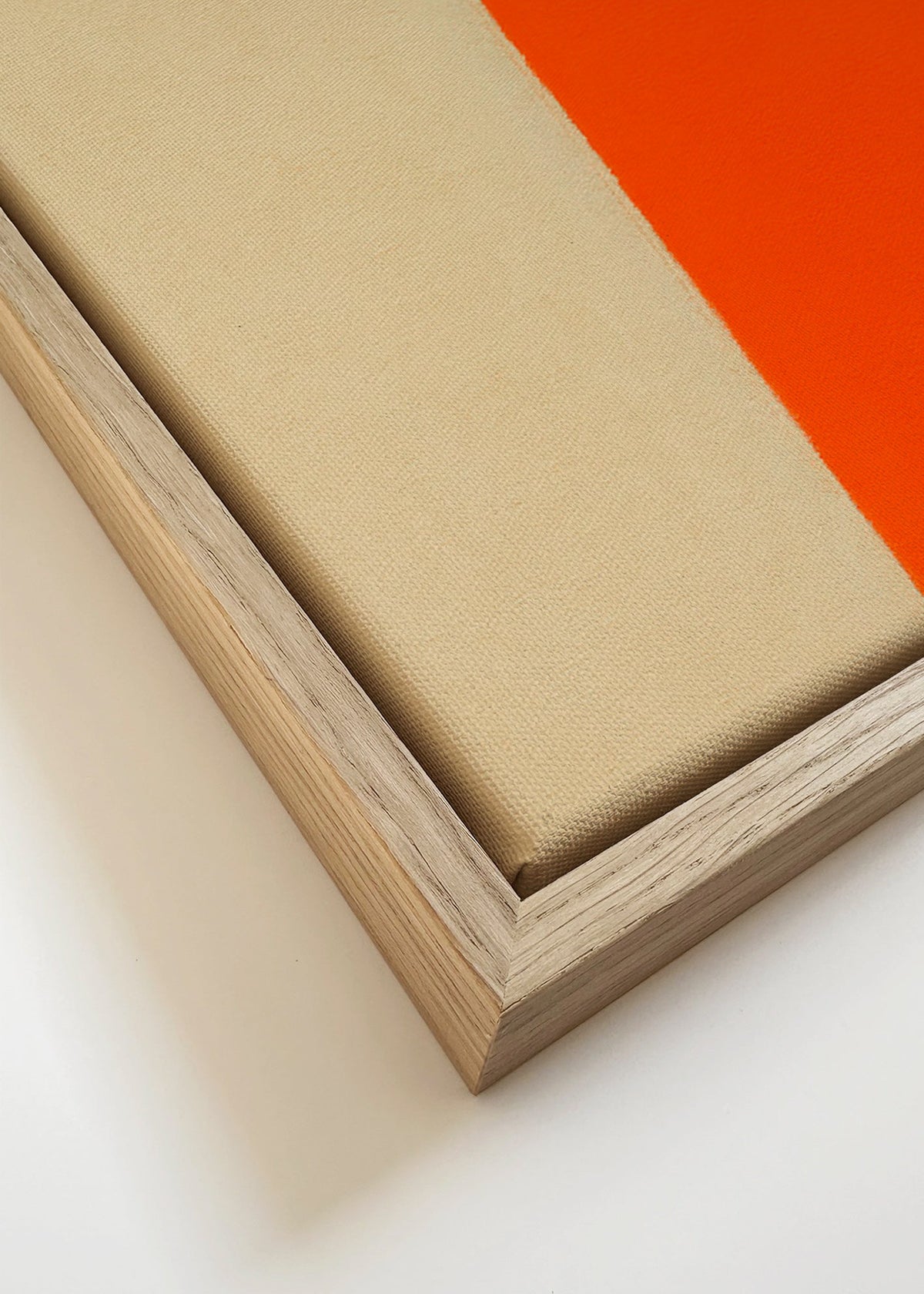 Minimalistisch kunstwerk met verticale oranje band – Canvas detail