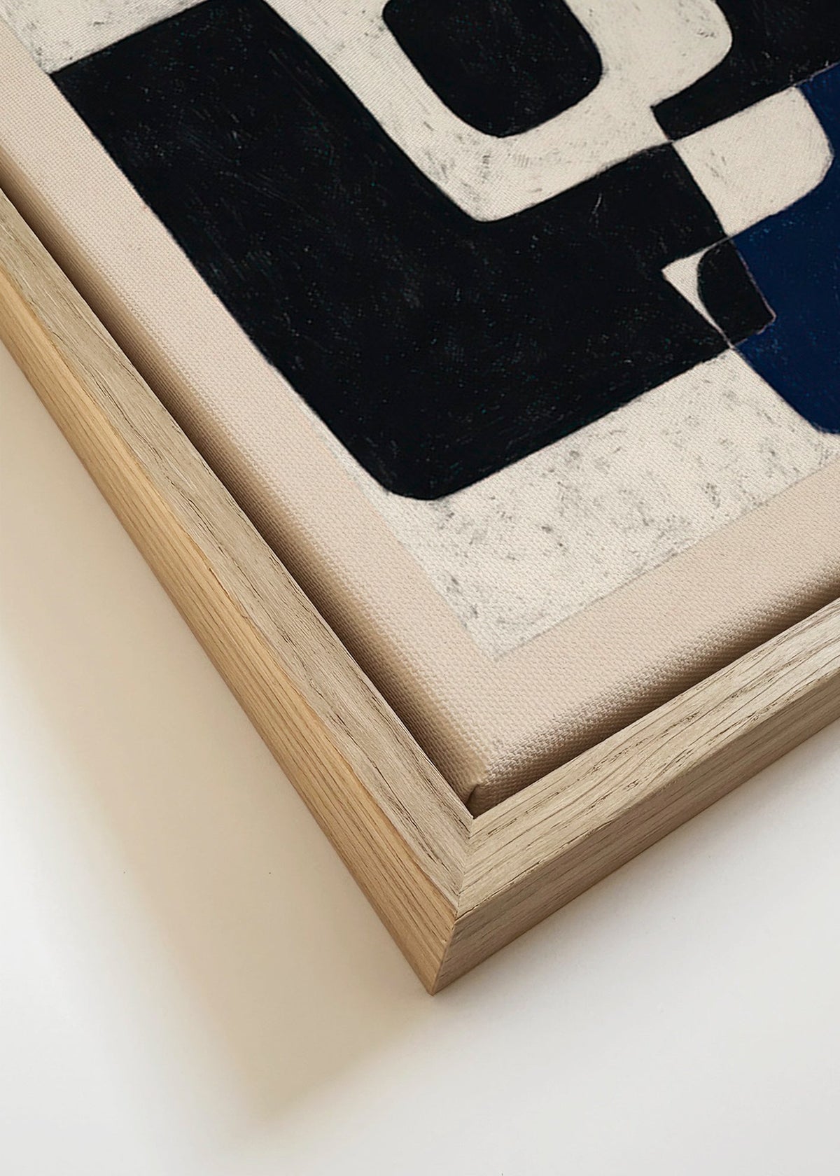 Abstract poster met zwarte blokken en blauw accent – Canvas detail