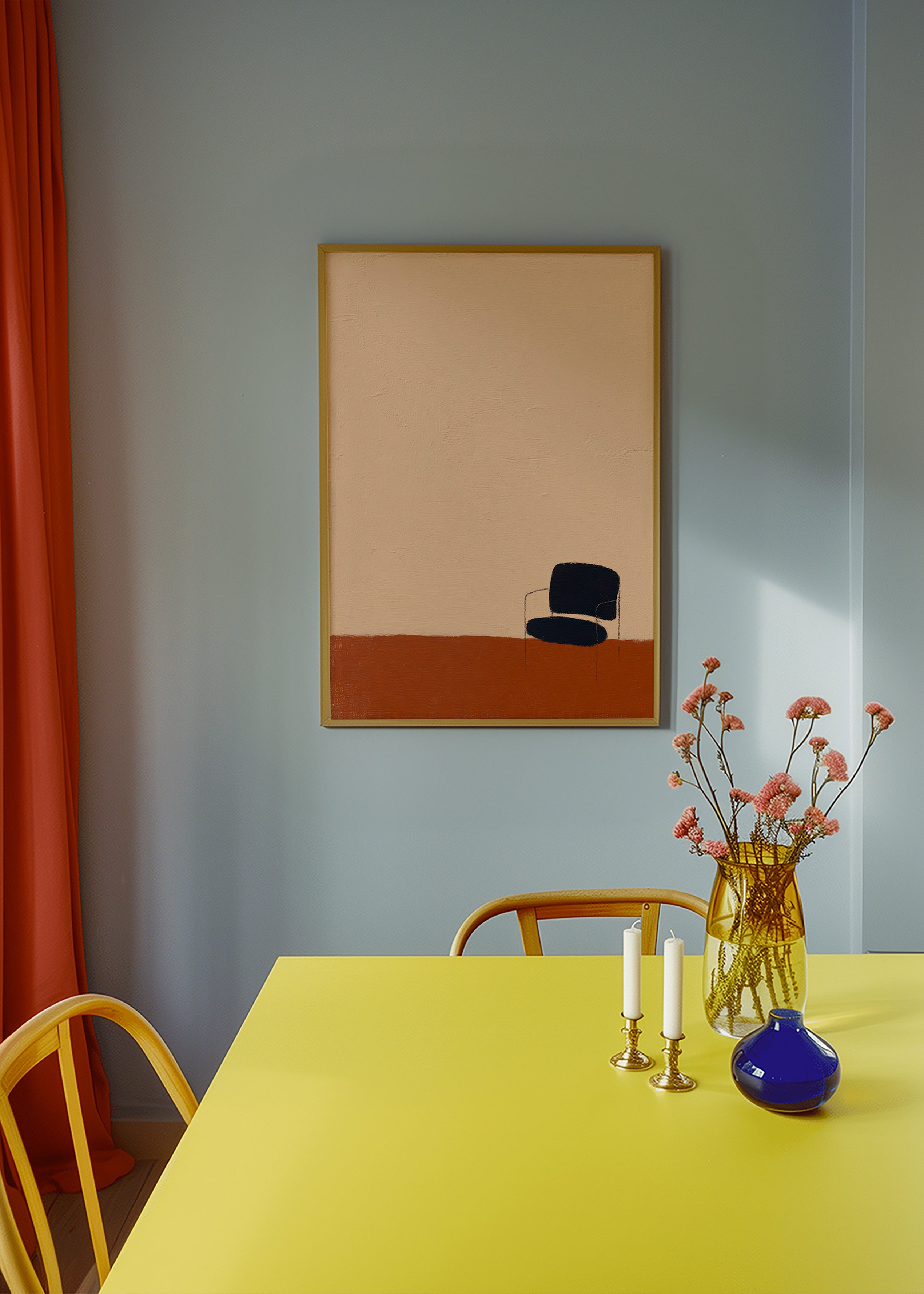 Minimalistisches Bild: Stuhl auf ockerfarbenem Boden