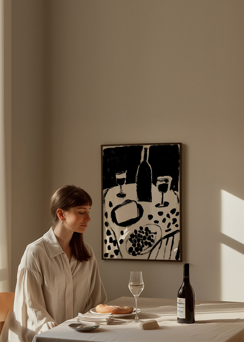Küchenkunst: Flasche und Trauben in Monochrom