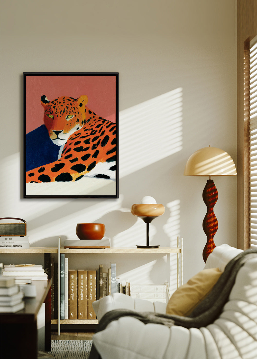Kunstwerk: Ruhender Leopard vor rosa Hintergrund