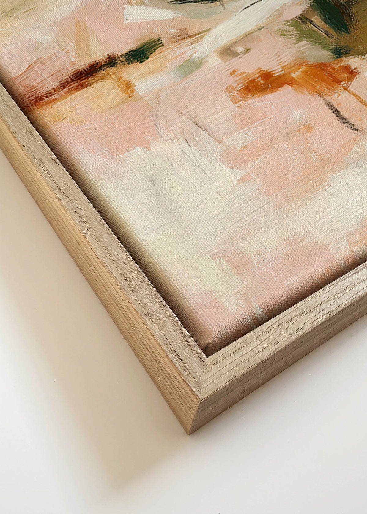 Abstract kunst met zachte bloembladen en penseelgebaar