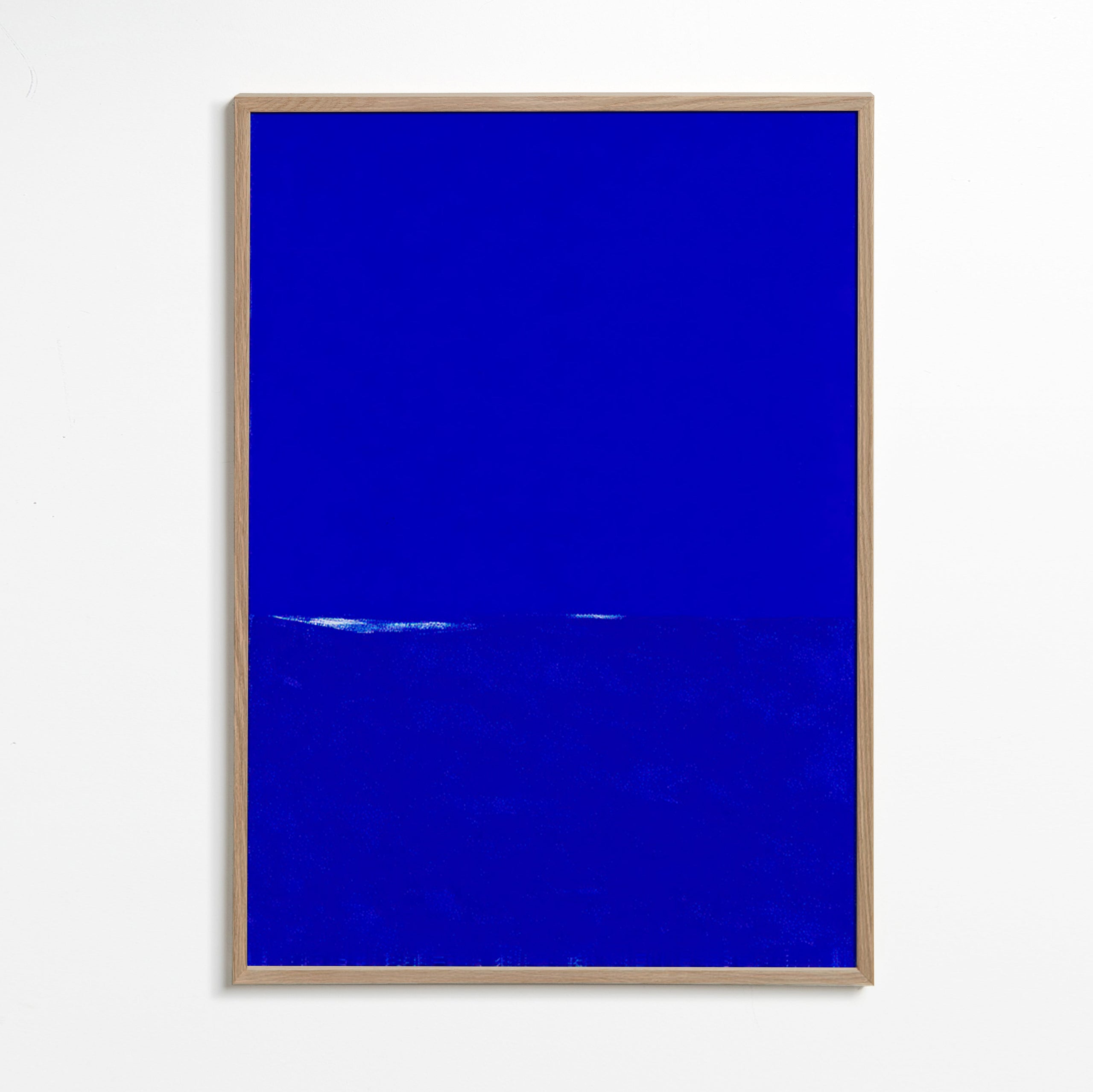 Oeuvre abstraite bleue con horizon discret