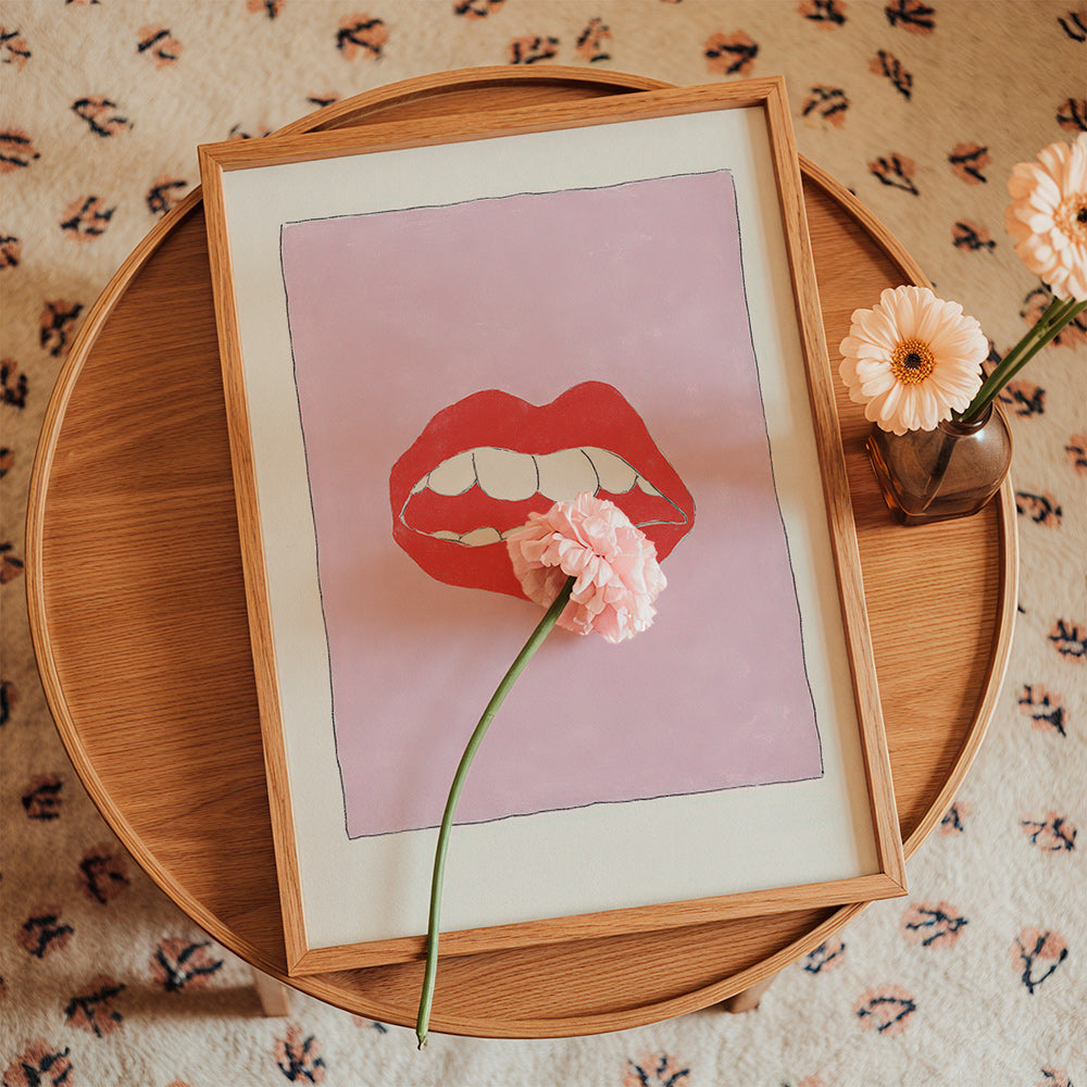 Illustratie rode lippen op roze achtergrond