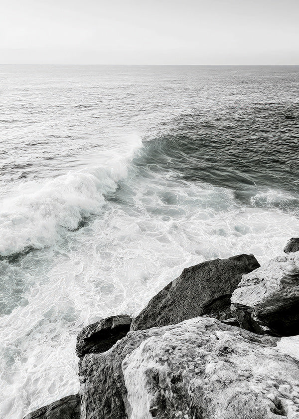 Art de paysage: falaise et vague en noir et blanc