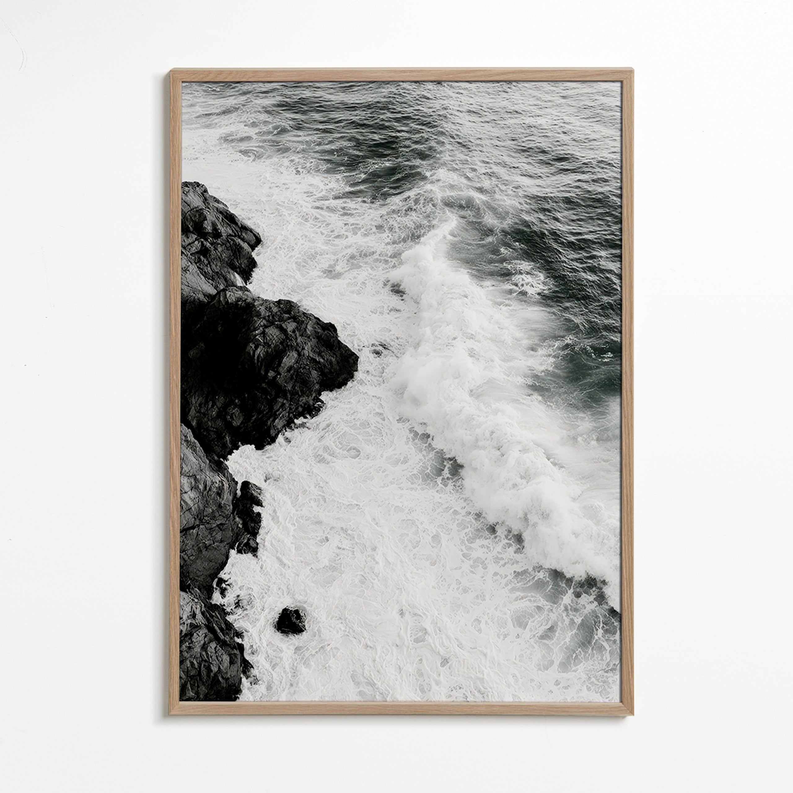 Art de paysage : rochers atlantiques en noir et blanc