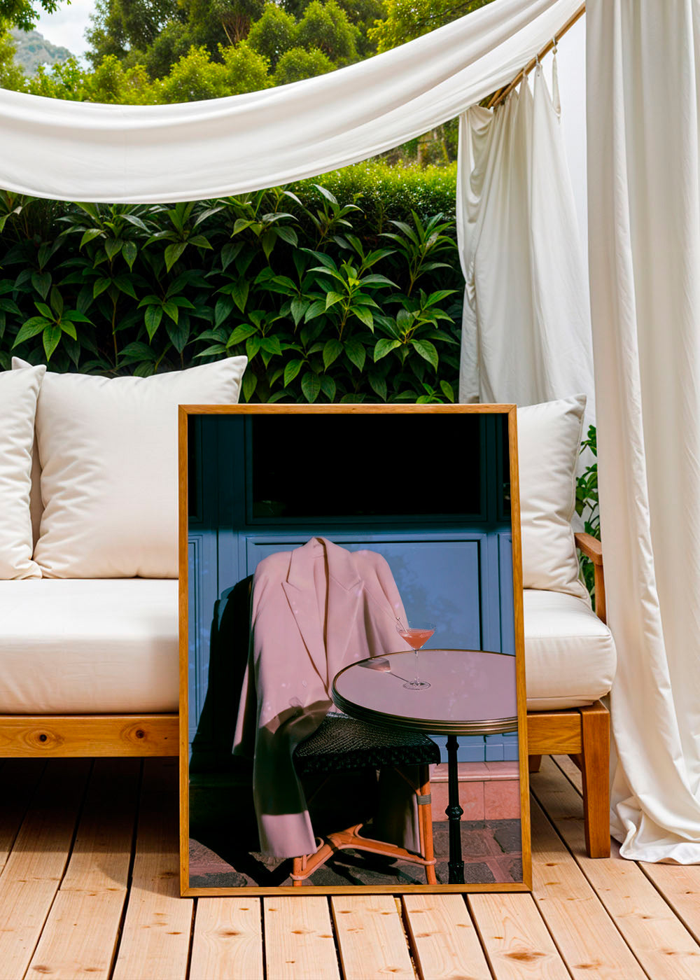 Fotografie roze jas en cocktail op terras