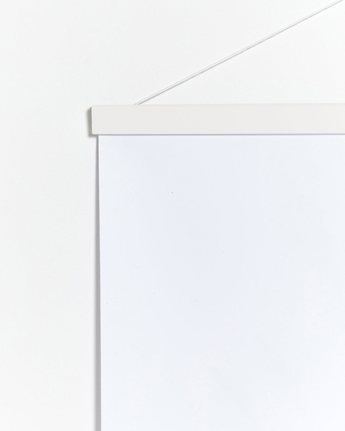 Porte affiche 40cm en bois et blanc